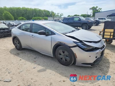 Czwarte zdjęcie samochodu z boku: 2024 TOYOTA PRIUS LE VIN:JTDACAAUXR3027141 - miniatura
