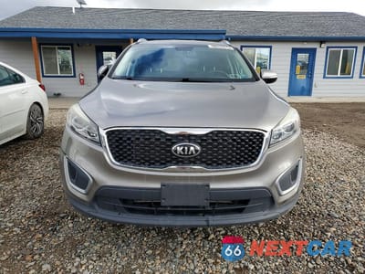 Piąte zdjęcie samochodu w środku: 2016 KIA SORENTO LX VIN:5XYPGDA37GG026626 - miniatura
