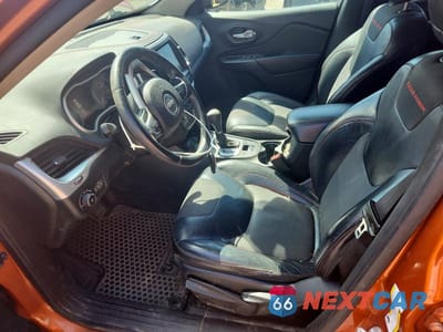 Zdjęcie 7 z 13 samochodu: 2015 JEEP CHEROKEE TRAILHAWK VIN:1C4PJMBB0FW634948 - miniatura