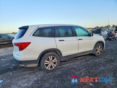 Trzecie zdjęcie samochodu z tyłu: 2017 HONDA PILOT LX VIN:5FNYF5H13HB009106 - miniatura