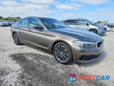 Czwarte zdjęcie samochodu z boku: 2019 BMW 540 I VIN:WBAJE5C5XKWE66061 - miniatura
