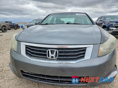Piąte zdjęcie samochodu w środku: 2010 HONDA ACCORD LX VIN:1HGCP2F39AA025417 - miniatura