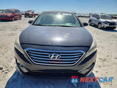 Piąte zdjęcie samochodu w środku: 2017 HYUNDAI SONATA SE VIN:5NPE24AF3HH509217 - miniatura