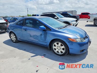 Czwarte zdjęcie samochodu z boku: 2008 HONDA CIVIC LX VIN:2HGFG12638H568281 - miniatura