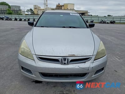 Piąte zdjęcie samochodu w środku: 2007 HONDA ACCORD VALUE VIN:1HGCM561X7A165302 - miniatura