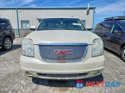 Piąte zdjęcie samochodu w środku: 2011 GMC YUKON XL DENALI VIN:1GKS2MEF3BR224504 - miniatura
