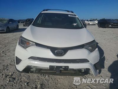 Piąte zdjęcie samochodu w środku: 2018 TOYOTA RAV4 LE VIN:JTMZFREV2JJ739705 - miniatura