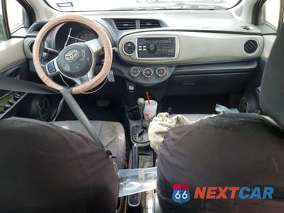 Zdjęcie 8 z 12 samochodu: 2012 TOYOTA YARIS 5-DOOR LE VIN:JTDKTUD39CD502241 - miniatura