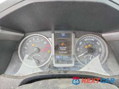 Zdjęcie 9 z 12 samochodu: 2018 TOYOTA TACOMA SR5 V6 VIN:3TMAZ5CN4JM059307 - miniatura