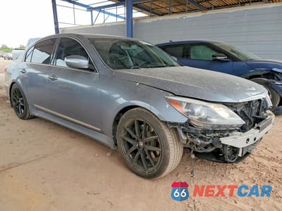 Czwarte zdjęcie samochodu z boku: 2014 HYUNDAI GENESIS 5.0L VIN:KMHGC4DH1EU262389 - miniatura