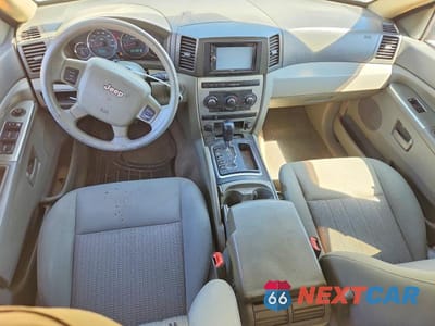 Zdjęcie 8 z 14 samochodu: 2007 JEEP GRAND CHEROKEE LAREDO VIN:1J8GR48KX7C578335 - miniatura