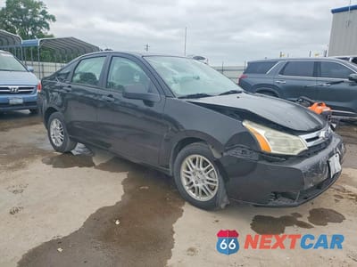 Czwarte zdjęcie samochodu z boku: 2011 FORD FOCUS SE VIN:1FAHP3FN3BW158681 - miniatura