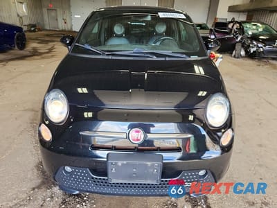 Piąte zdjęcie samochodu w środku: 2015 FIAT 500 ELECTRIC VIN:3C3CFFGE7FT732562 - miniatura