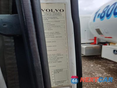 Zdjęcie 10 z 10 samochodu: 2013 VOLVO VN VNL VIN:4V4NC9EH4DN566224 - miniatura