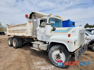 1984 MACK 600 RS600 1M2T152CXEM001876 - główne zdjęcie licytacji z USA - miniatura