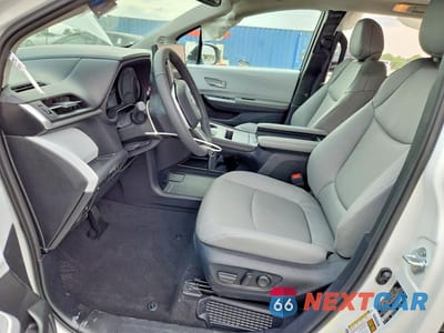 Zdjęcie 7 z 13 samochodu: 2026 TOYOTA SIENNA XLE 7-PASSENGER VIN:5TDYSKFC5TS251981 - miniatura