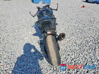 Czwarte zdjęcie samochodu z boku: 2023 BMW S 1000 RR VIN:WB10E6308P6H80353 - miniatura