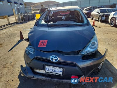 Piąte zdjęcie samochodu w środku: 2017 TOYOTA PRIUS C TWO VIN:JTDKDTB37H1598356 - miniatura