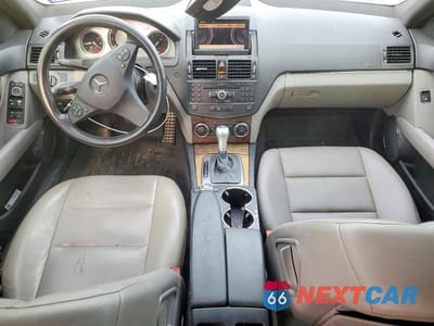 Zdjęcie 8 z 13 samochodu: 2008 MERCEDES-BENZ C 350 VIN:WDDGF56X28F135896 - miniatura