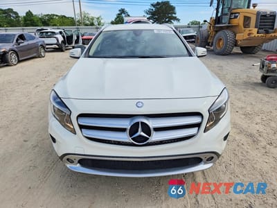 Piąte zdjęcie samochodu w środku: 2017 MERCEDES-BENZ GLA 250 VIN:WDCTG4EB9HJ337969 - miniatura