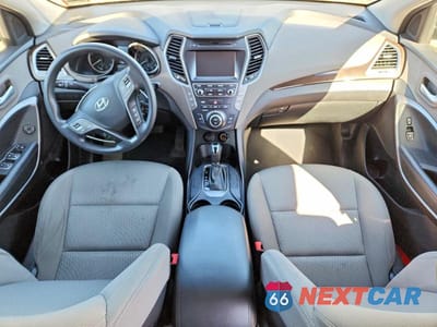 Zdjęcie 8 z 12 samochodu: 2017 HYUNDAI SANTA FE SE VIN:KM8SMDHF4HU191595 - miniatura