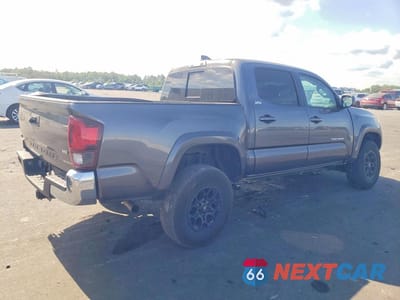 Trzecie zdjęcie samochodu z tyłu: 2021 TOYOTA TACOMA SR5 V6 VIN:5TFAZ5CN9MX099087 - miniatura