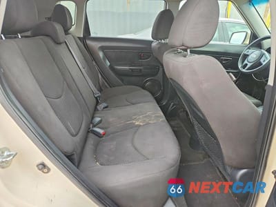 Zdjęcie 11 z 13 samochodu: 2012 KIA SOUL BASE VIN:KNDJT2A54C7464163 - miniatura