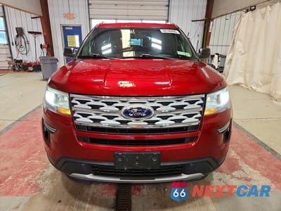 Piąte zdjęcie samochodu w środku: 2019 FORD EXPLORER XLT VIN:1FM5K8D85KGA05716 - miniatura