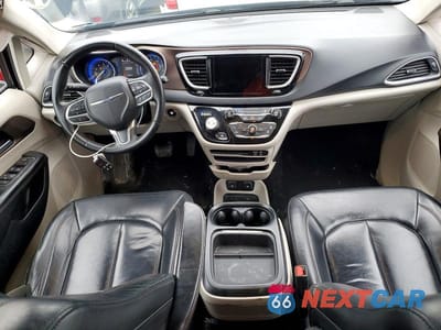 Zdjęcie 8 z 12 samochodu: 2017 CHRYSLER PACIFICA TOURING L VIN:2C4RC1BG4HR654144 - miniatura