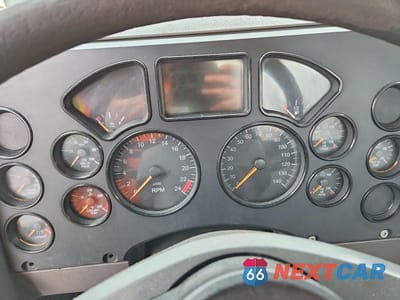 Zdjęcie 8 z 10 samochodu: 2017 MACK CXU612 SEMI TRUCK VIN:1M1AW01X5HM009764 - miniatura
