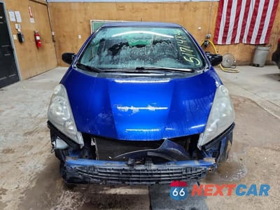 Piąte zdjęcie samochodu w środku: 2010 HONDA FIT VIN:JHMGE8H23AC012131 - miniatura