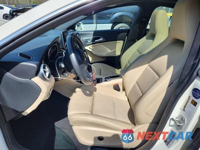 Zdjęcie 7 z 12 samochodu: 2017 MERCEDES-BENZ CLA 250 4MATIC VIN:WDDSJ4GB9HN429310 - miniatura