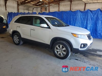 Czwarte zdjęcie samochodu z boku: 2011 KIA SORENTO LX VIN:5XYKT4A13BG042948 - miniatura