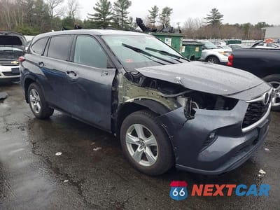 Czwarte zdjęcie samochodu z boku: 2021 TOYOTA HIGHLANDER LE VIN:5TDBZRBHXMS528606 - miniatura