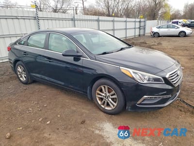 Czwarte zdjęcie samochodu z boku: 2015 HYUNDAI SONATA SE VIN:5NPE24AF2FH193418 - miniatura