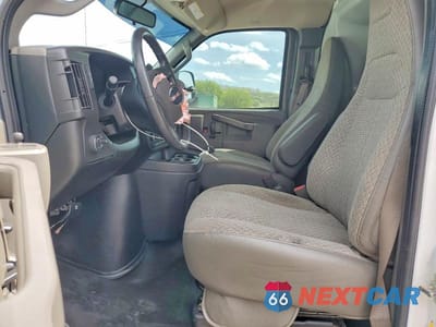 Zdjęcie 7 z 13 samochodu: 2023 GMC SAVANA 2500 EXT DELIVERY VAN VIN:1GTW7BFP9P1117683 - miniatura