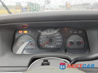 Zdjęcie 9 z 12 samochodu: 2002 MERCURY GRAND MARQUIS GS VIN:2MEFM74W82X663986 - miniatura