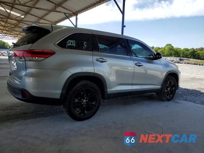 Trzecie zdjęcie samochodu z tyłu: 2019 TOYOTA HIGHLANDER LE PLUS VIN:5TDZZRFH1KS347643 - miniatura