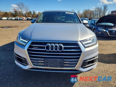 Piąte zdjęcie samochodu w środku: 2017 AUDI Q7 PREMIUM PLUS VIN:WA1LAAF79HD007130 - miniatura