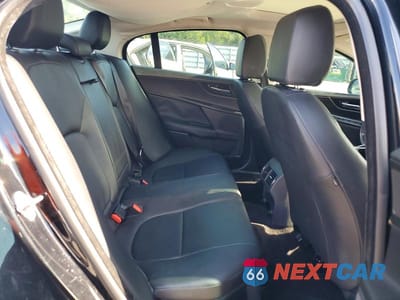 Zdjęcie 10 z 12 samochodu: 2017 JAGUAR XE PREMIUM VIN:SAJAD4BG8HA969112 - miniatura