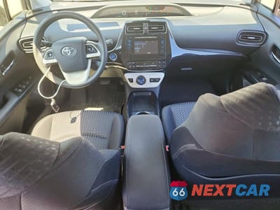 Zdjęcie 8 z 13 samochodu: 2018 TOYOTA PRIUS TWO VIN:JTDKBRFUXJ3585851 - miniatura