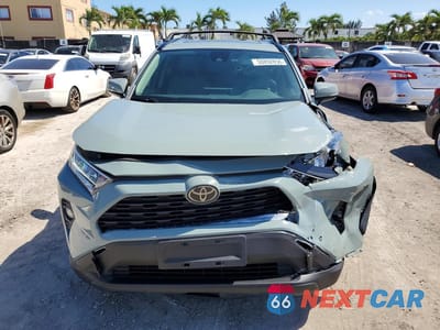 Piąte zdjęcie samochodu w środku: 2020 TOYOTA RAV4 XLE PREMIUM VIN:JTMC1RFV3LD520630 - miniatura