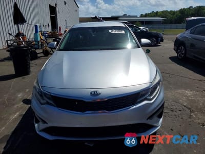 Piąte zdjęcie samochodu w środku: 2019 KIA OPTIMA LX VIN:5XXGT4L30KG341757 - miniatura