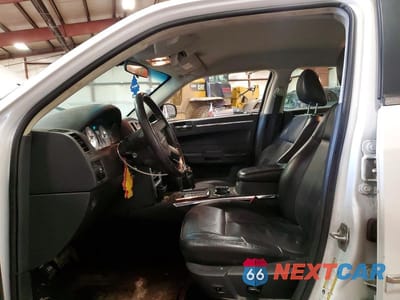 Zdjęcie 7 z 11 samochodu: 2010 CHRYSLER 300 TOURING VIN:2C3CA5CV5AH315196 - miniatura