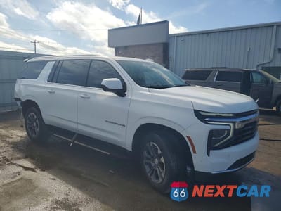 Czwarte zdjęcie samochodu z boku: 2026 CHEVROLET SUBURBAN C1500 LS VIN:1GNS5BKD4TR140033 - miniatura