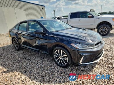 Czwarte zdjęcie samochodu z boku: 2025 VOLKSWAGEN JETTA SE VIN:3VWEX7BU8SM025350 - miniatura