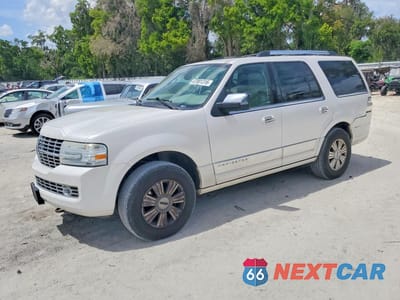 2010 LINCOLN NAVIGATOR 5LMJJ2J5XAEJ07481 - główne zdjęcie licytacji z USA - miniatura