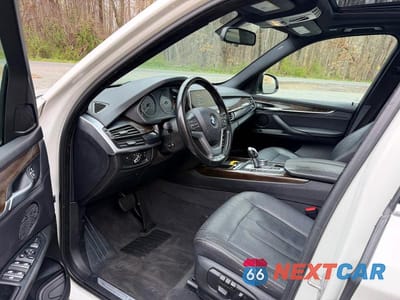 Zdjęcie 9 z 12 samochodu: 2017 BMW X5 XDRIVE35I VIN:5UXKR0C37H0X83140 - miniatura