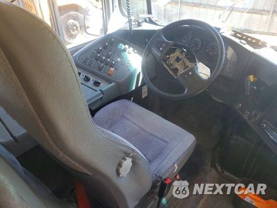 Piąte zdjęcie samochodu w środku: 2014 IC CORPORATION CE SERIES SCHOOL - SCHOOL BUS VIN:4DRBUAAN6EB780767 - miniatura