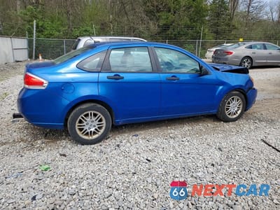 Trzecie zdjęcie samochodu z tyłu: 2010 FORD FOCUS SE VIN:1FAHP3FN8AW215195 - miniatura